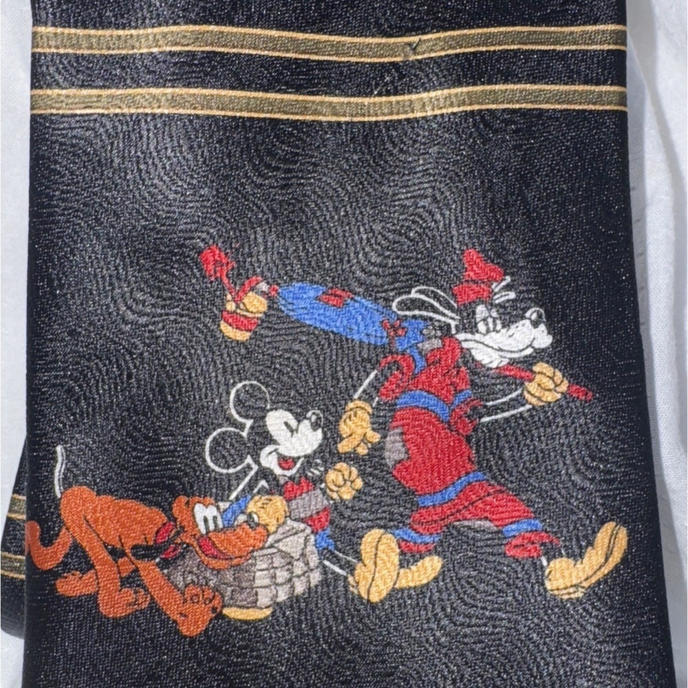 Disney Necktie - Mickey Goofy Pluto - Going to The Beach - Mickey Unlimited - Picture 2 of 5